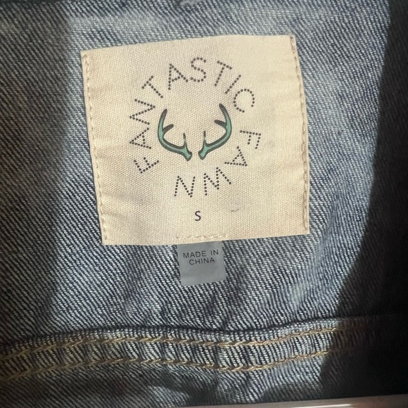 Woman’s fantastic jean jacket - Picture 5 of 7